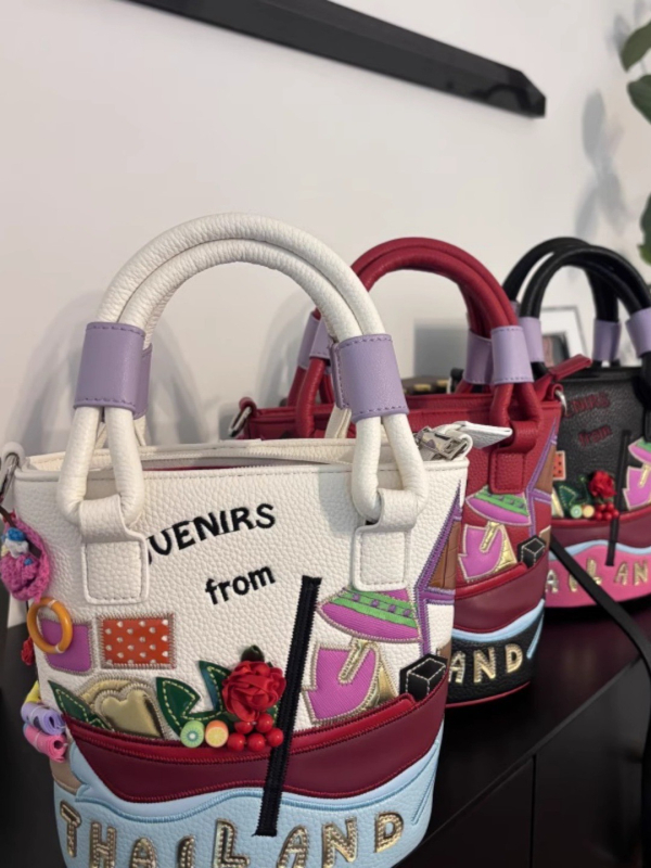 Ženska bucket torba s patchwork izvezom, 3D dizajn, mala veličina, nosiva preko tijela i u ruci