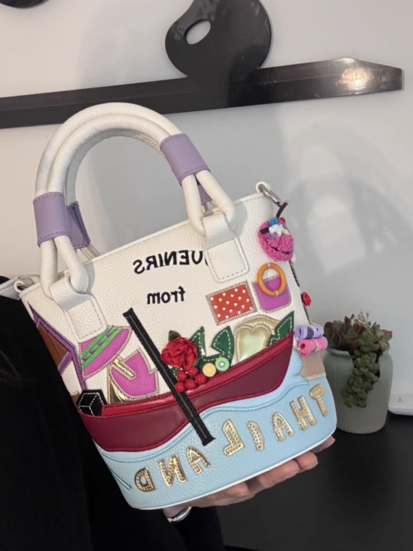 Ženska bucket torba s patchwork izvezom, 3D dizajn, mala veličina, nosiva preko tijela i u ruci