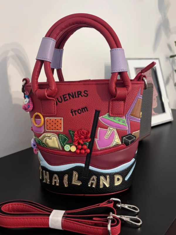 Ženska bucket torba s patchwork izvezom, 3D dizajn, mala veličina, nosiva preko tijela i u ruci