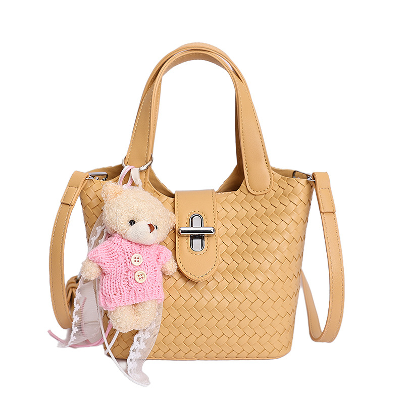 Ženska crossbody torba s pletenim uzorkom, 2026 novi model, inspirirano korejskim stilom, sladak privjesak medvjedić