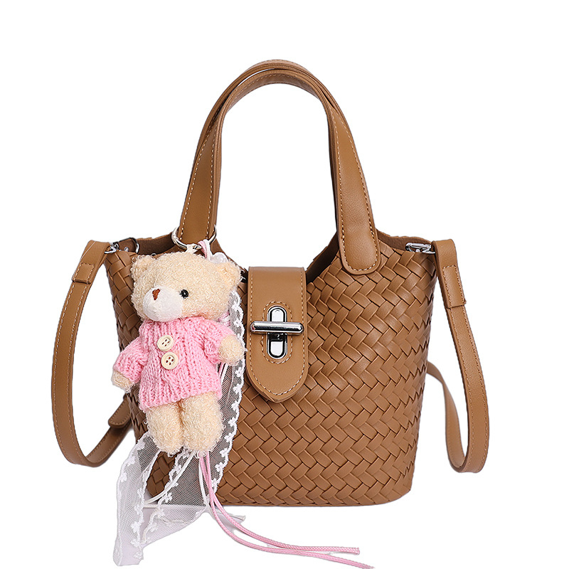 Ženska crossbody torba s pletenim uzorkom, 2026 novi model, inspirirano korejskim stilom, sladak privjesak medvjedić