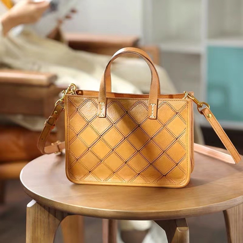 Ženska torbica od vrhunske kravlje kože s geometrijskim panelima — mala kvadratna retro tote torba, horizontalni crossbody