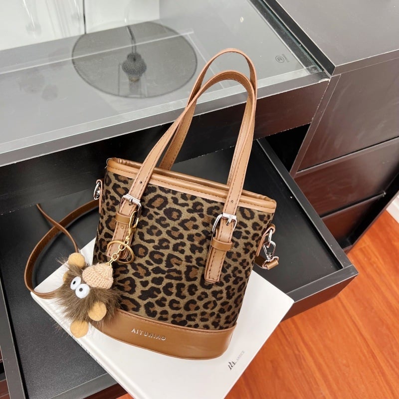 Bucket torba s leopard printom za žene, zima 2025 moda, crossbody