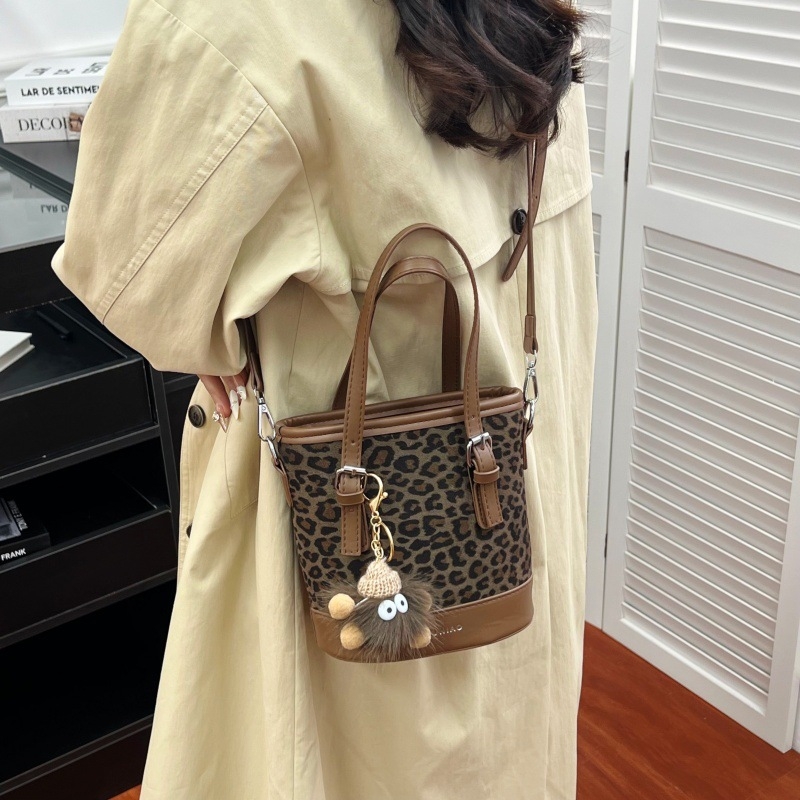 Bucket torba s leopard printom za žene, zima 2025 moda, crossbody