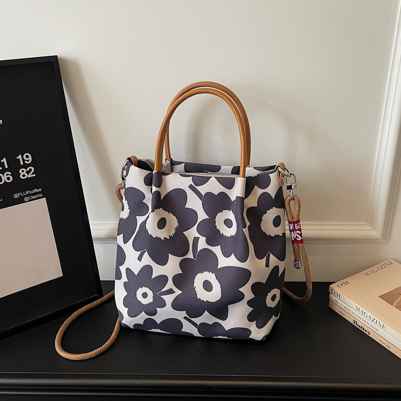 Torba tote velike kapacitete s modernim printom, preko ramena i crossbody za posao i svakodnevnu upotrebu