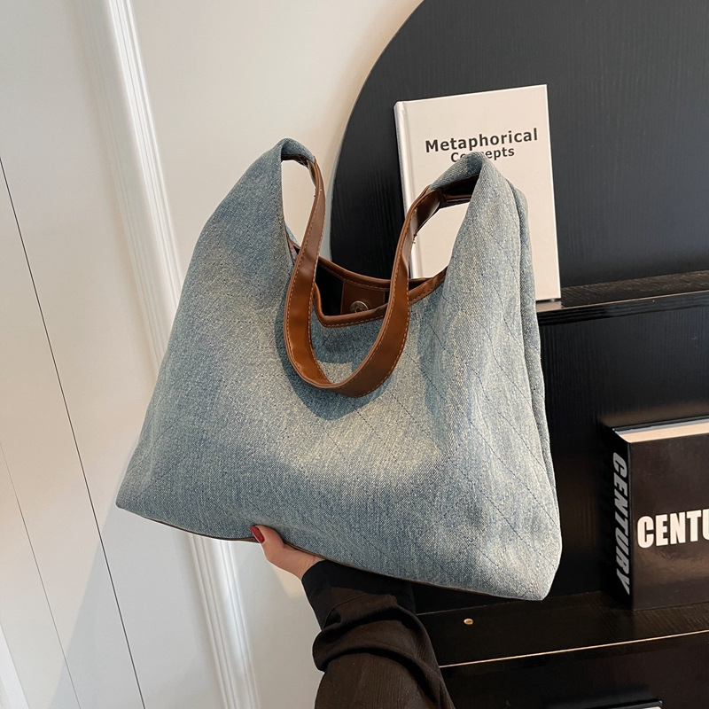 Restandrecreation Retro denim torba za ramena, velika kapaciteta, tote bucket stil za žene