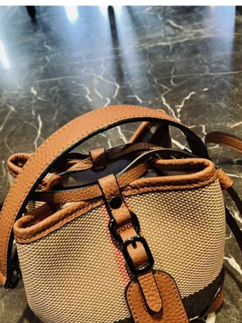 Ženska platnena torba tip bucket od platna, proljetno 2025 izdanje, srednja veličina, dvostruki remeni, nošenje na rame ili crossbody, elegantan izgled