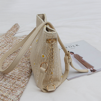 Ženska torba od slame u boho stilu, crossbody, plažna torba s čipom i izvezenim traktinčicama, bucket bag