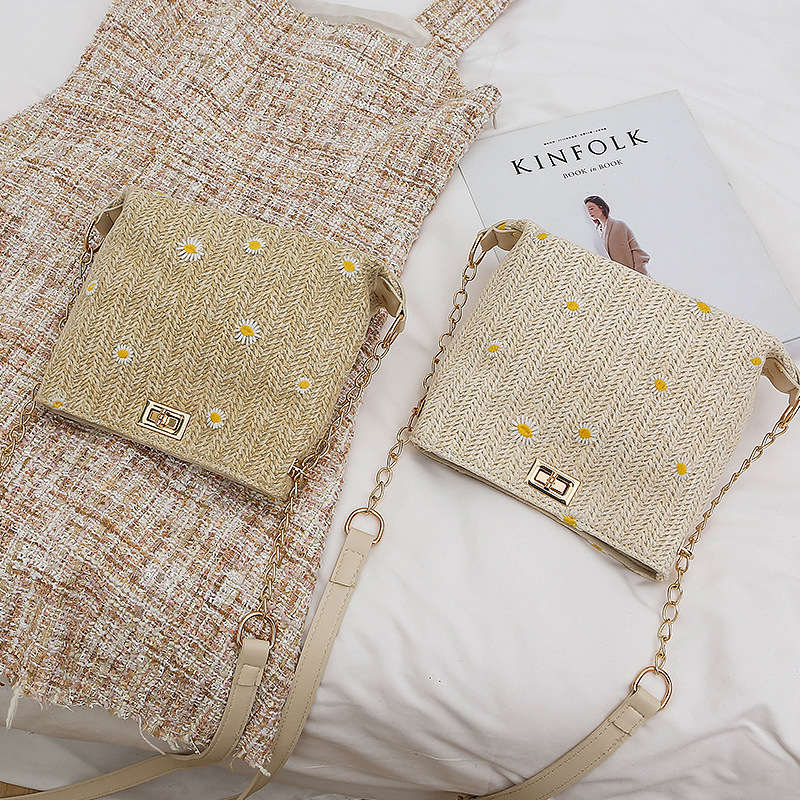 Ženska torba od slame u boho stilu, crossbody, plažna torba s čipom i izvezenim traktinčicama, bucket bag