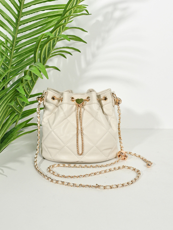 Kožna bucket torba s lancem i prešivanjem u romb uzor, jednostruki remen za rame, crossbody za žene, elegantna i svestrana
