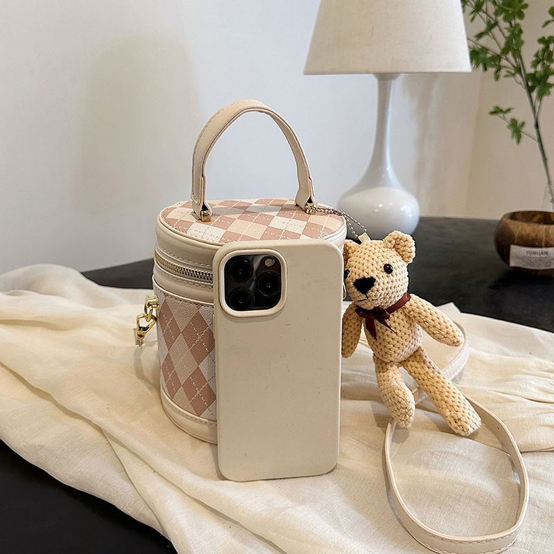 Ženska mini torbica s kariranim uzorkom — za ramena i crossbody, diskretan luksuz