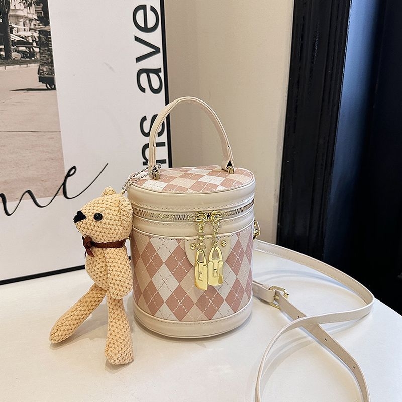 Ženska mini torbica s kariranim uzorkom — za ramena i crossbody, diskretan luksuz