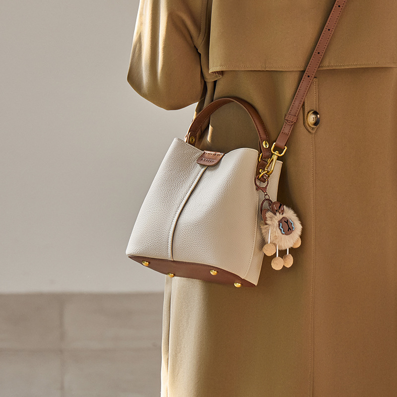 2026 nova ženska kožna bucket torba s crossbody remenom, elegantna i visoke kvalitete