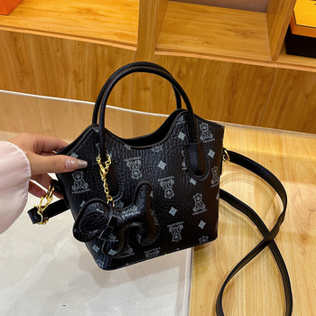 Ženska torba u francuskom stilu, 2025 novi print, Diana torba, mala kvadratna torba za ručno nošenje, preko ramena ili crossbody.