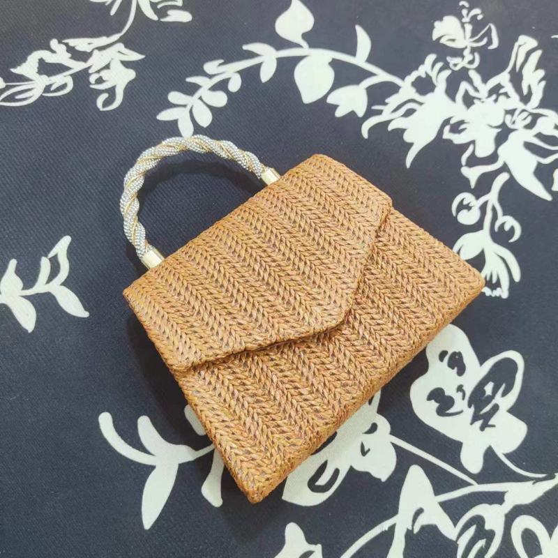 Nova ljetna slamnata ženska torba s poklopcem, kompaktna kvadratna crossbody torba