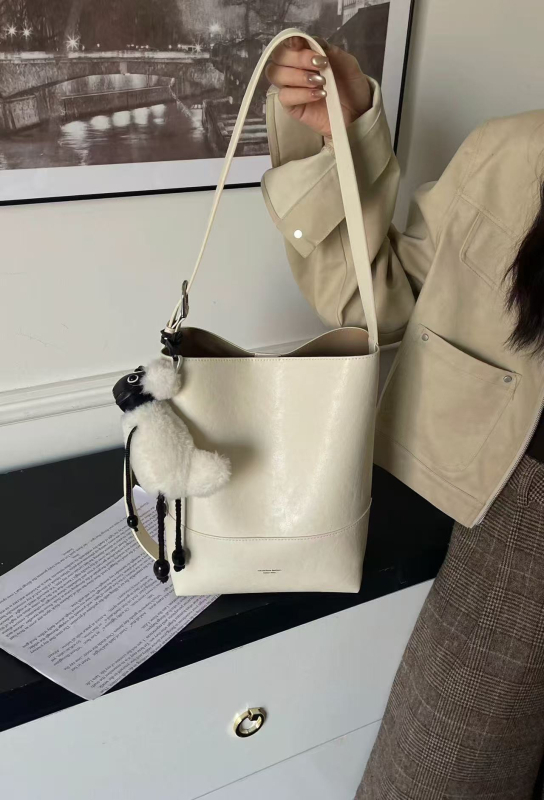 Ženska bucket torba u korejskom stilu, crossbody, model 2026, velik kapacitet, elegantna i svestrana