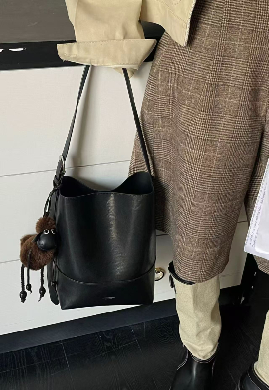 Ženska bucket torba u korejskom stilu, crossbody, model 2026, velik kapacitet, elegantna i svestrana
