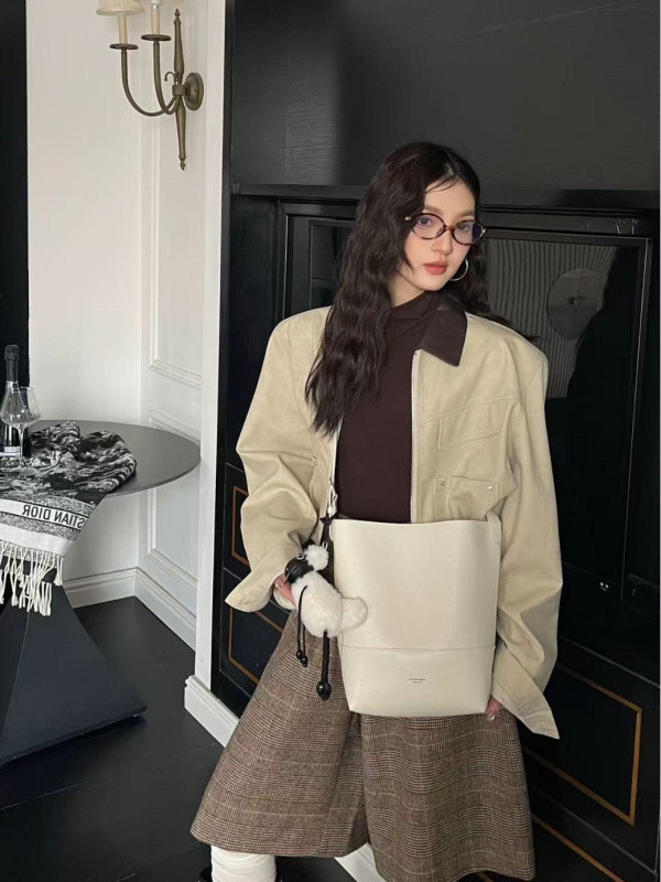 Ženska bucket torba u korejskom stilu, crossbody, model 2026, velik kapacitet, elegantna i svestrana