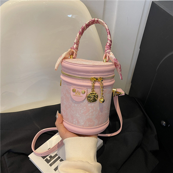 Ženska cilindrična bucket torba s printom svilene marame, svestrana svakodnevna torbica za nošenje na ramenu ili crossbody.