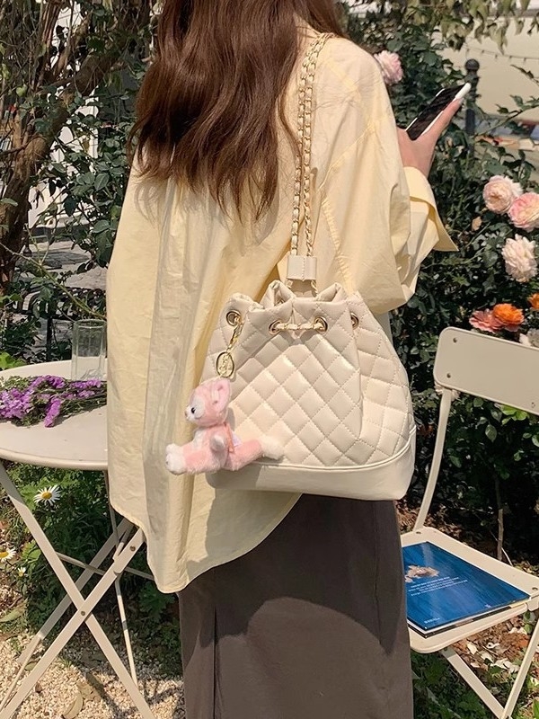 2026 nova modna bucket torba s lančanim remenom, šivani dijamantni uzorak, crossbody u Chanel stilu