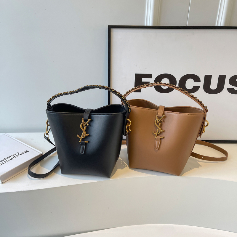 Ženska bucket torba s lancem, lagan luksuzan dizajn Yangshulin, za rameno i crossbody