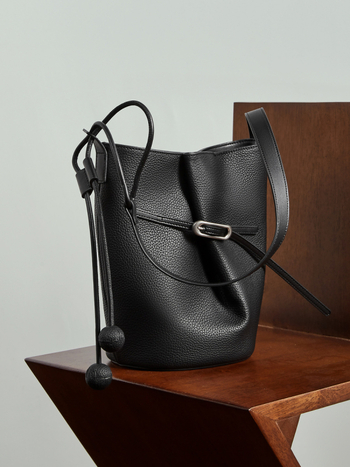 Bucket torba od vrhunske teleće kože – minimalistički dizajn, velika zapremina, svestrana crossbody torba za svakodnevnu uporabu