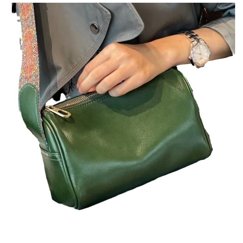 Ženska mala torbica od kože goveda prvog sloja, 2026 izdanje, prava koža, oblik jastuka, modni retro, svestrana za ljeto, torba preko ramena ili crossbody