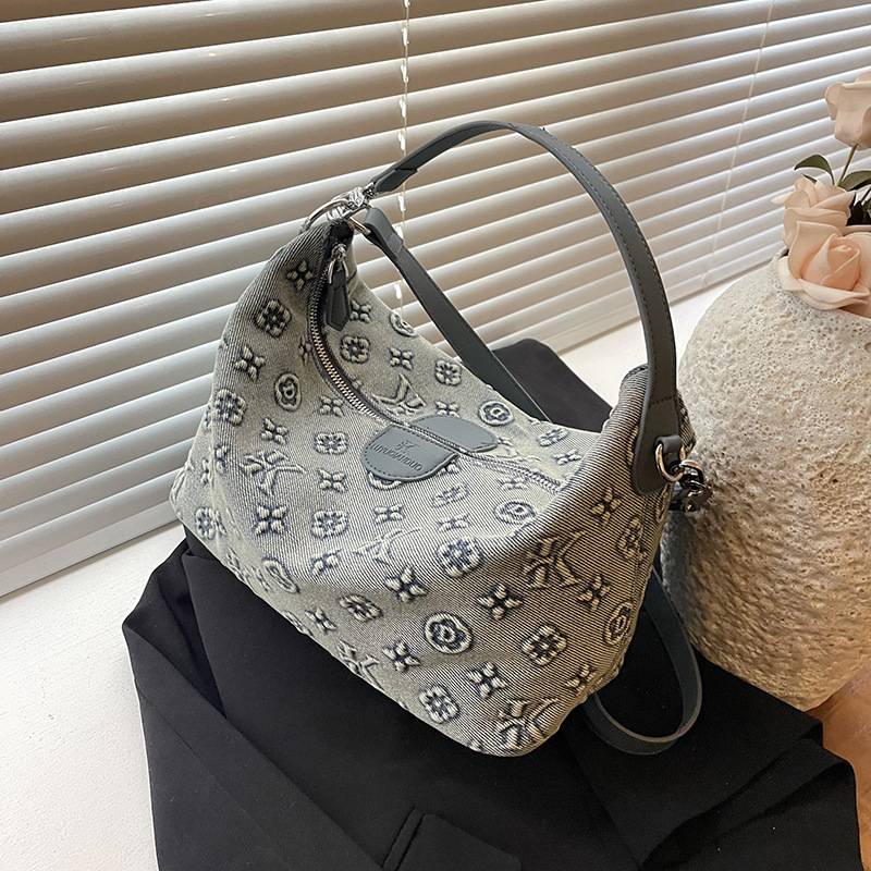 Torba od PU kože srednje veličine, preko ramena/crossbody, bucket stil, Monica Qiqi, proljeće 2026