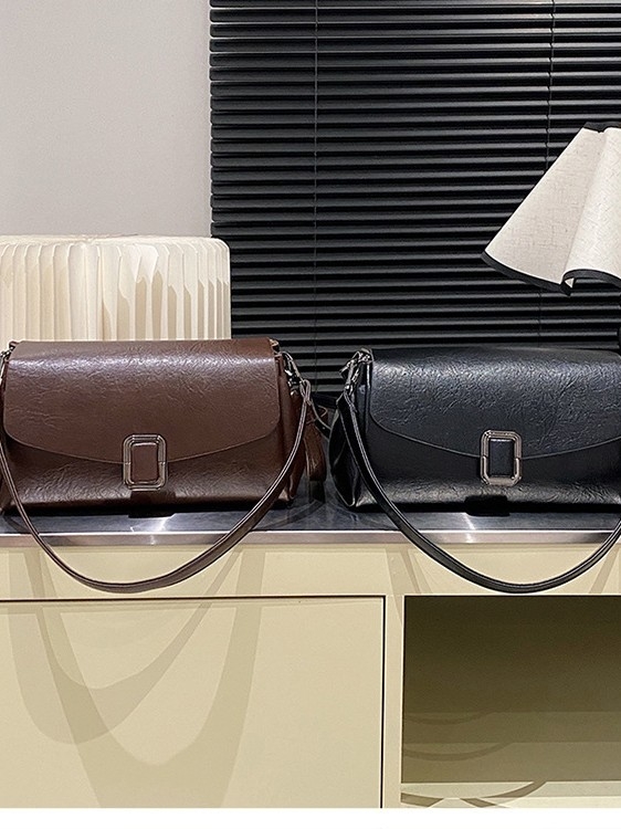 Mala kvadratna torba u retro stilu Europe–Amerike, model 2025, svestrana crossbody ili torba za nošenje u ruci