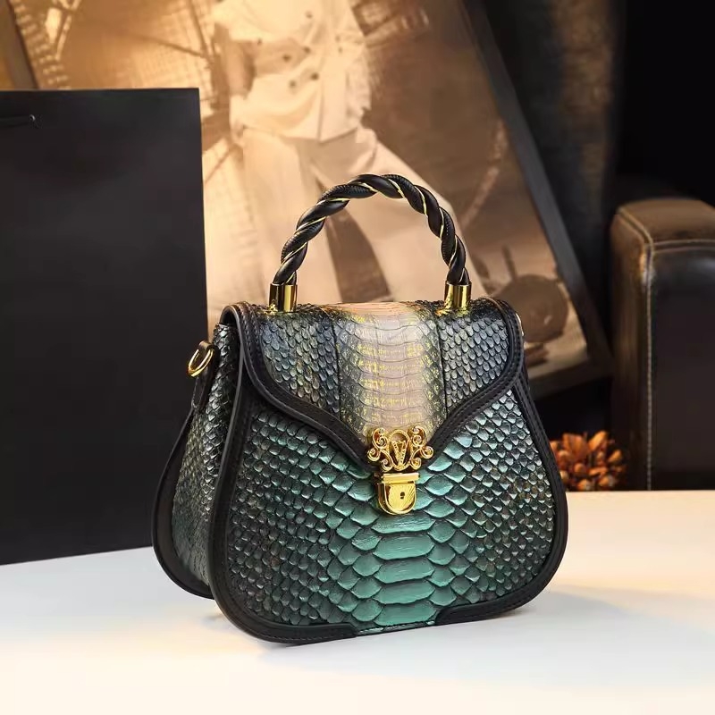 Ženska torbica od prave kože, akordeon stil ramena, 2025 nova moda, visoka kvaliteta