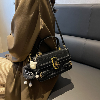 Moderna crossbody torba, mala kvadratnog oblika, za svakodnevnu upotrebu