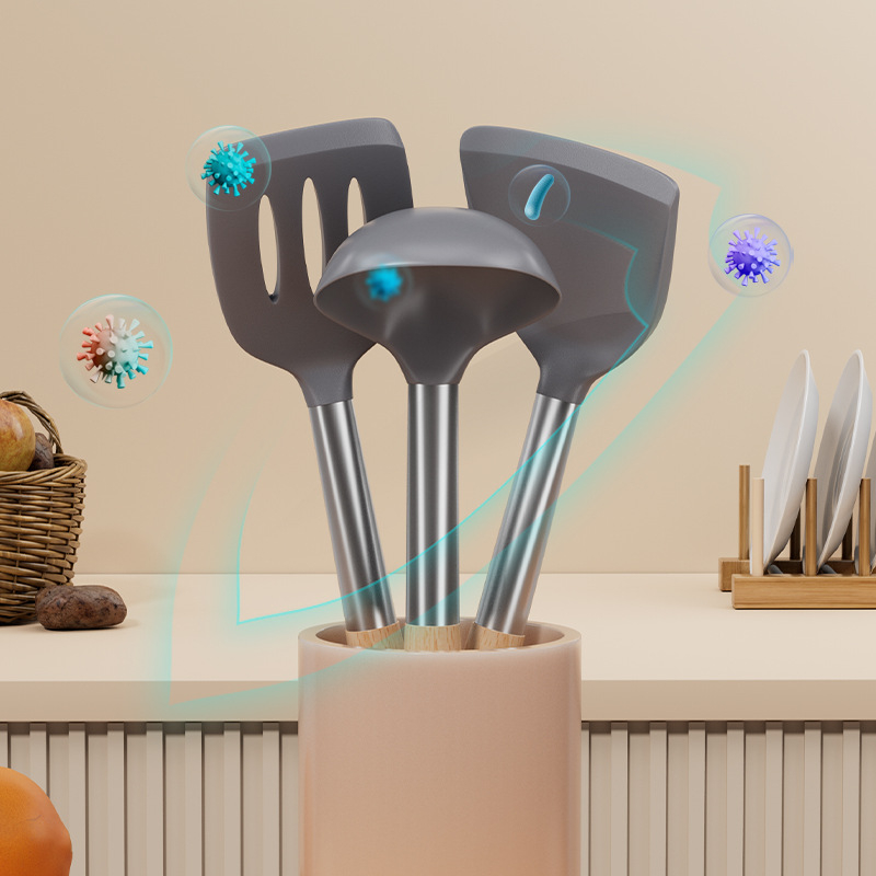 Set silikonskih špatula otpornih na visoke temperature za nepriľjajuće tave – drvena žlica i kuhinjski pribor