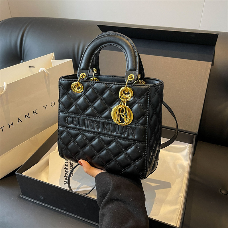 Elegantna torba Diana za žene, novi model 2026, svestrana teksturirana torba za ramena i preko tijela