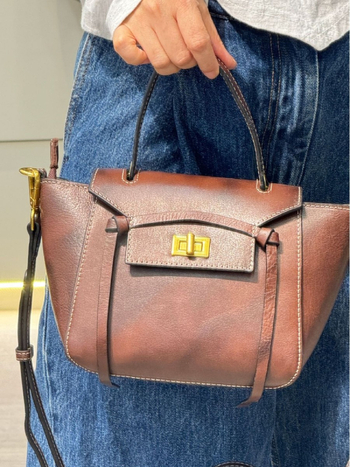 Ženska torbica od prve sloje goveđe kože, oblik mašne, crossbody torba, prava koža, srednje veličine, lagana i moderna