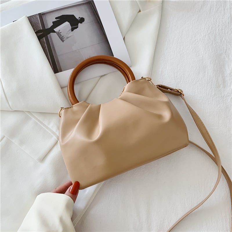 Cloud torba, ženska crossbody s plisiranim detaljima, mala kvadratna torba s drvenom ručkom, PU materijal