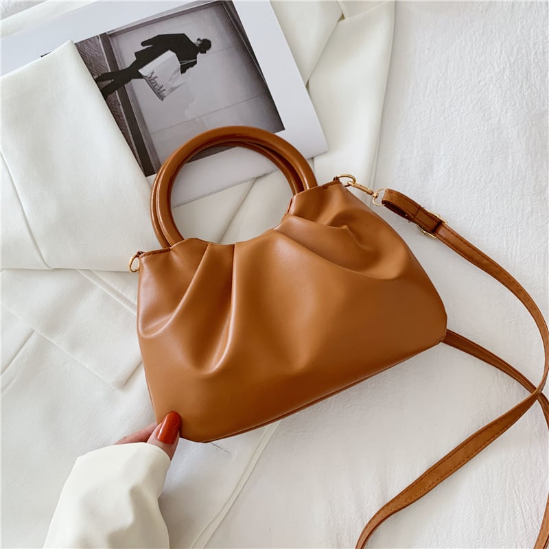 Cloud torba, ženska crossbody s plisiranim detaljima, mala kvadratna torba s drvenom ručkom, PU materijal