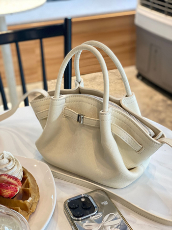 Damska torbica od prve sloje govedje kože — krilata tote torba, proljeće-ljeto 2025, za rame ili crossbody