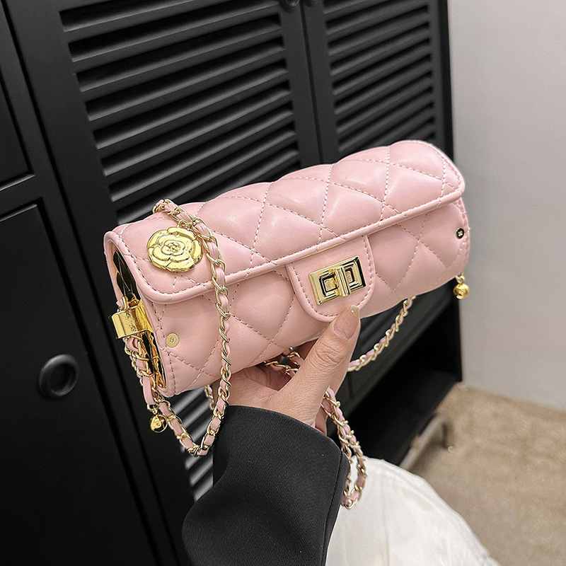 Ženska cilindrična torba s prešivanim uzorkom i lancem remenom, crvena svadbena torba, 2025 nova moda, mekan PU materijal, mala veličina, preko ramena ili crossbody
