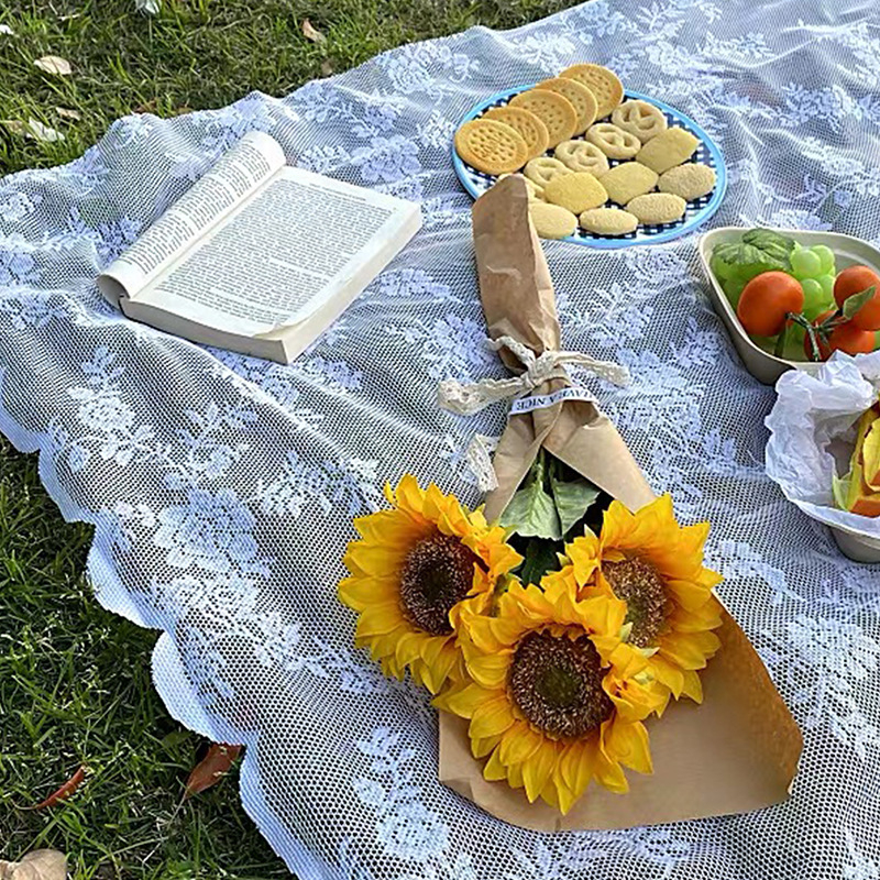 Бяла дантелена покривка за пикник с ажурен модел и подложка за тревна площ, антихлъзгаща, за открити пространства