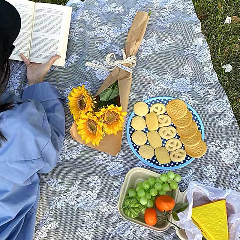 Бяла дантелена покривка за пикник с ажурен модел и подложка за тревна площ, антихлъзгаща, за открити пространства