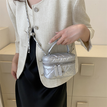 Minimalistička kutija torbica s lančanim remenom i romboidnim uzorkom, mala ženska crossbody torba, 2023. model