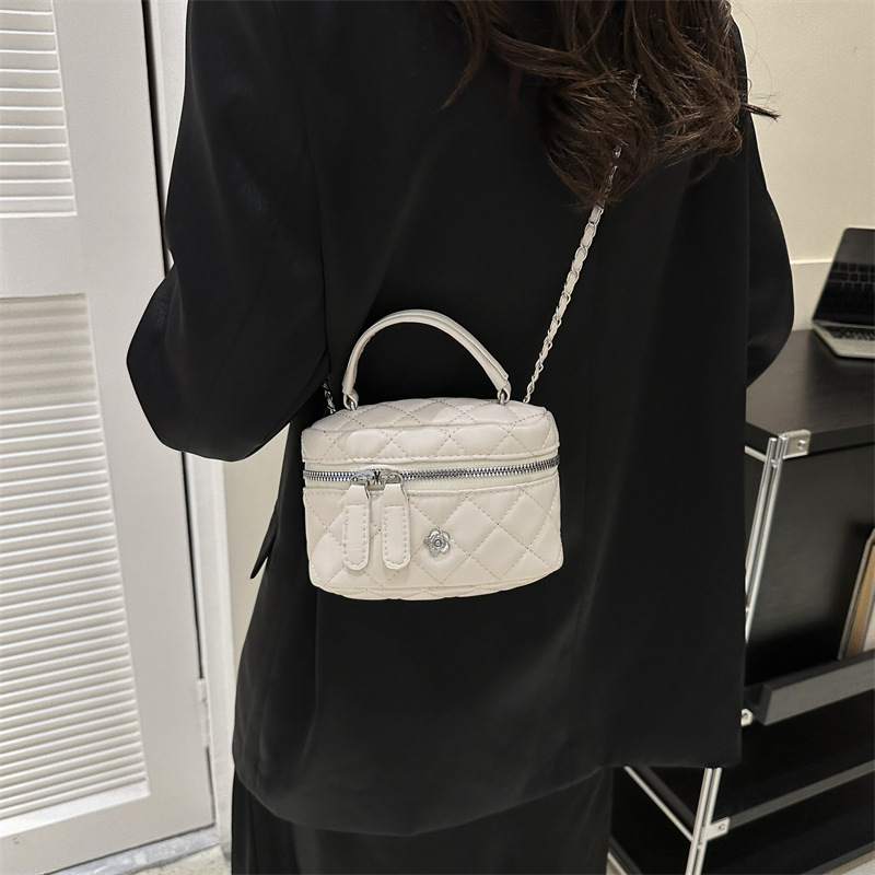 Minimalistička kutija torbica s lančanim remenom i romboidnim uzorkom, mala ženska crossbody torba, 2023. model