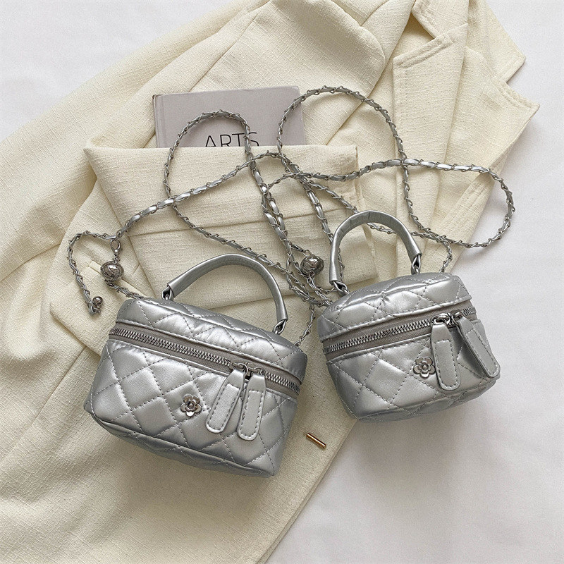 Minimalistička kutija torbica s lančanim remenom i romboidnim uzorkom, mala ženska crossbody torba, 2023. model