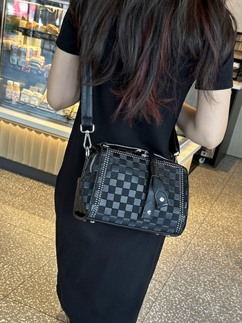 Ženska torbica s kariranom 2025 – elegantna crossbody torba, horizontalni Boston stil, minimalistička torba