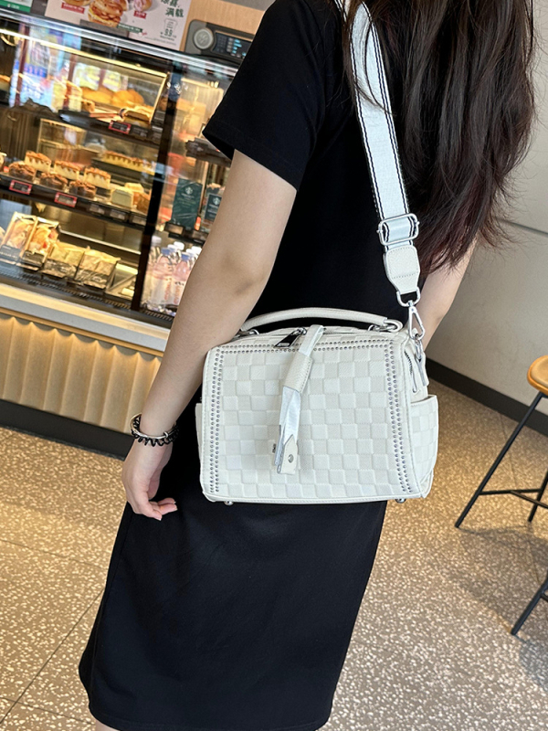 Ženska torbica s kariranom 2025 – elegantna crossbody torba, horizontalni Boston stil, minimalistička torba