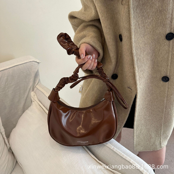 2025 nova plisirana torbica za rame s velikim kapacitetom, crossbody dumpling torba, moderna i svestrana ženska torba