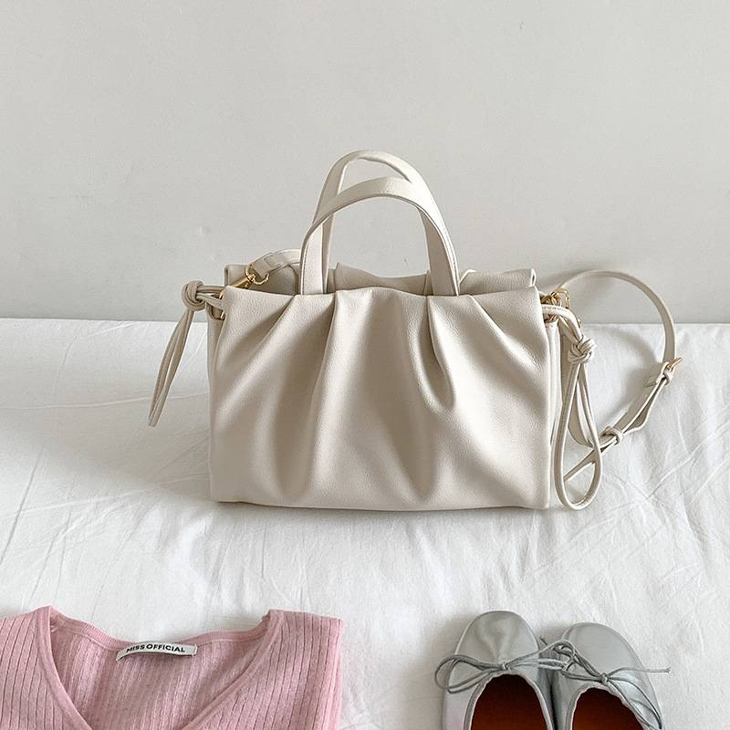 Torba u korejskom stilu, plisirana s motivom oblaka, velika zapremina, dnevna crossbody torba – ljeto 2025