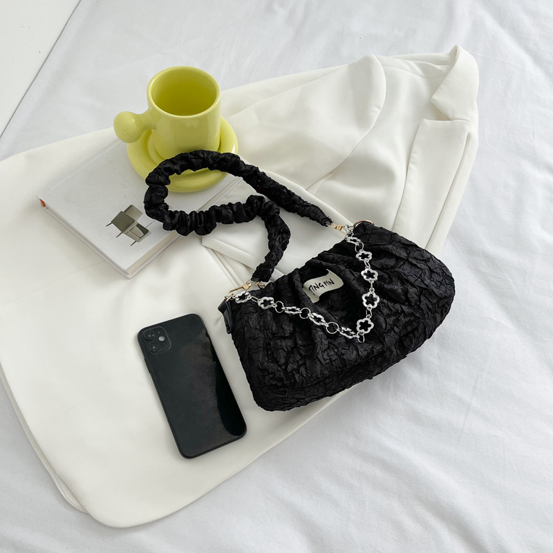 Minimalistička ženska torbica od najlona, mini kvadratna, lančani remen, crossbody, ljeto 2026