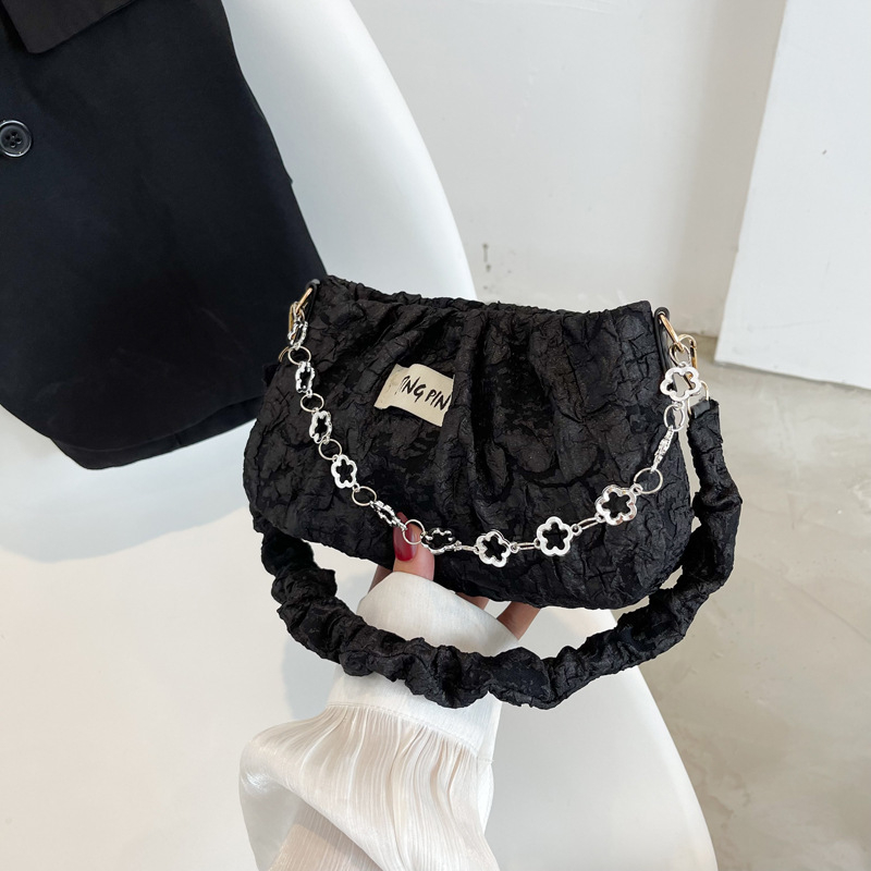 Minimalistička ženska torbica od najlona, mini kvadratna, lančani remen, crossbody, ljeto 2026