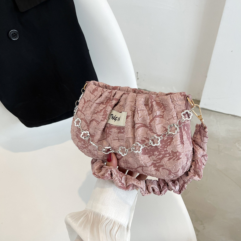 Minimalistička ženska torbica od najlona, mini kvadratna, lančani remen, crossbody, ljeto 2026
